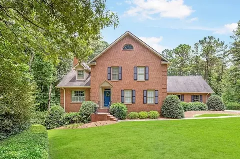 5530 Little Bear Dr, Douglasville, GA 30135