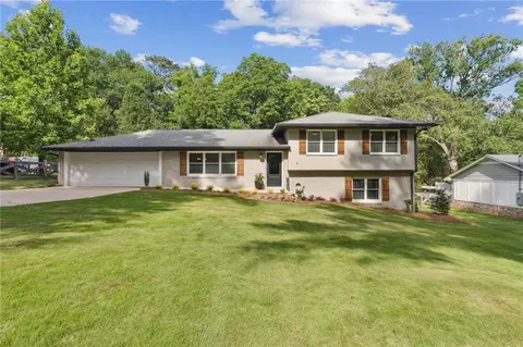 110 Elaine Dr, Roswell, GA 30075