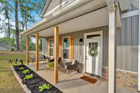201 Pinecrest Rd, Cedartown, GA 30125