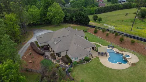 860 Ranchwood Trl, Woodstock, GA 30188