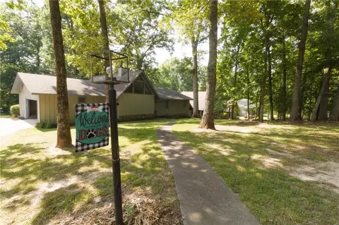 138 Cherokee Cir, Cedartown, GA 30125