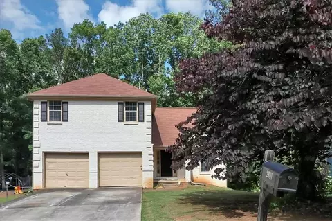2801 Treehouse Ln, Lawrenceville, GA 30044