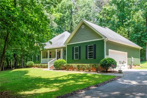 122 Gordon Rd, Commerce, GA 30530