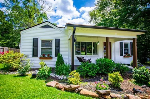127 Alice Ln, Carrollton, GA 30117