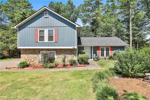 1118 Redan Trail Ct, Stone Mountain, GA 30088