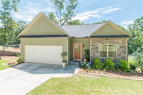 3905 Sea Ct, Gainesville, GA 30501