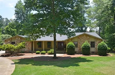 5035 Northshore Ct SW, Conyers, GA 30094