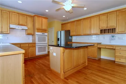 Kitchen - 3750 Old Path Xing, Suwanee, GA 30024 photo 3 of 6