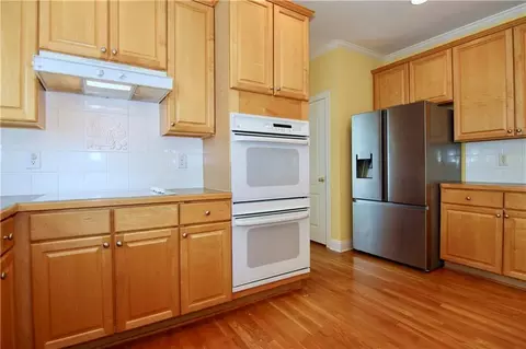 Kitchen - 3750 Old Path Xing, Suwanee, GA 30024 photo 6 of 6