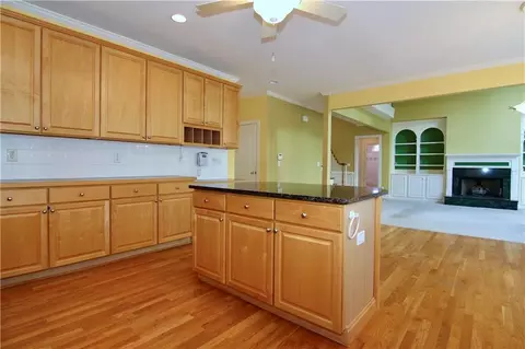 Kitchen - 3750 Old Path Xing, Suwanee, GA 30024 photo 5 of 6