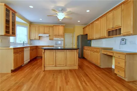 Kitchen - 3750 Old Path Xing, Suwanee, GA 30024 photo 1 of 6
