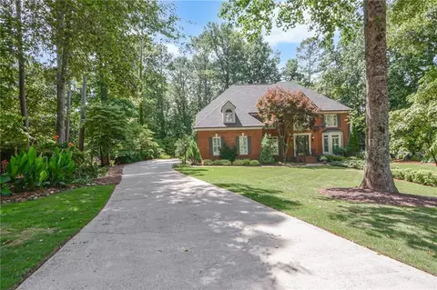 Exterior - 705 Hampton Trace Ln, Milton, GA 30004 photo 5 of 28