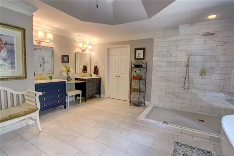 Bath - 705 Hampton Trace Ln, Milton, GA 30004 photo 5 of 10