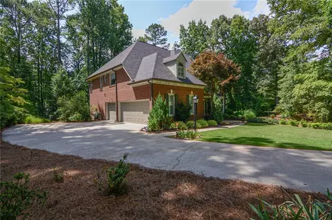 Exterior - 705 Hampton Trace Ln, Milton, GA 30004 photo 7 of 28