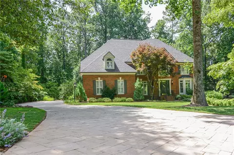 Exterior - 705 Hampton Trace Ln, Milton, GA 30004 photo 4 of 28