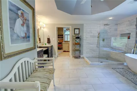 Bath - 705 Hampton Trace Ln, Milton, GA 30004 photo 3 of 10