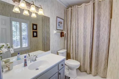 Bath - 705 Hampton Trace Ln, Milton, GA 30004 photo 2 of 10