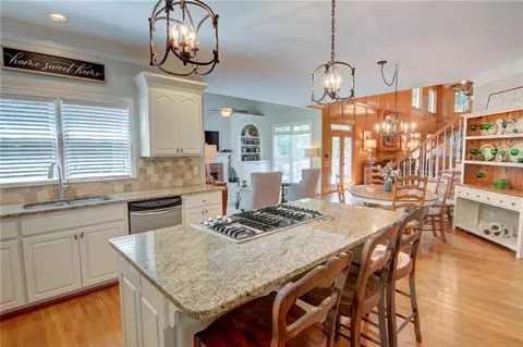 Kitchen - 705 Hampton Trace Ln, Milton, GA 30004 photo 5 of 5