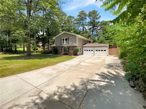 2486 Dunkerrin Ln, Atlanta, GA 30360
