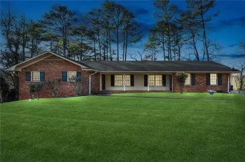 4439 Palm Springs Dr, East Point, GA 30344
