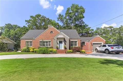 1422 Riverside Dr, Gainesville, GA 30501