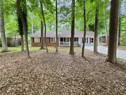 4979 Dogwood Hills Dr, Sugar Hill, GA 30518