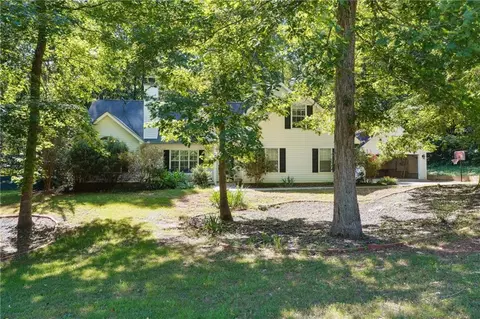 316 Cascade Ct, Hampton, GA 30228