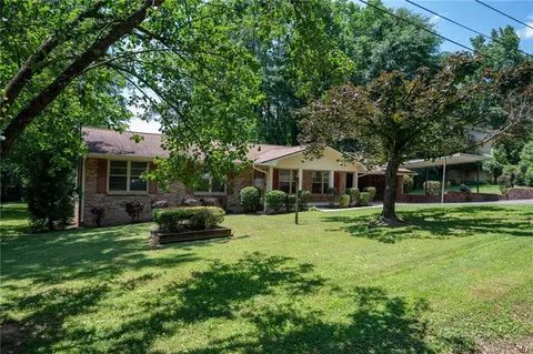127 Blackwood Ct SE, Calhoun, GA 30701