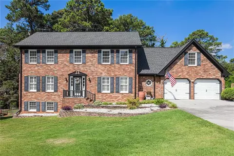 2613 Apache Ln SW, Lilburn, GA 30047