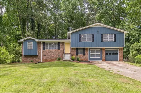 5916 Hallwood Ct, Lithonia, GA 30058