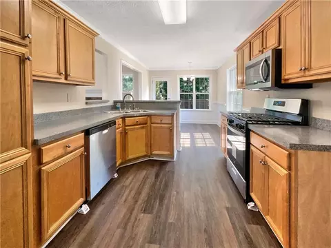 111 Brooks Cir, Hampton, GA 30228 photo 6
