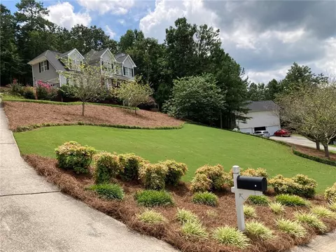 12 Winterset Dr NW, Cartersville, GA 30121