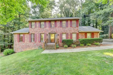 26 Blue Springs Ct SW, Lilburn, GA 30047