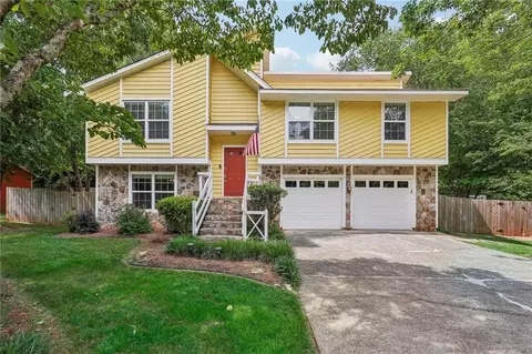 9990 Lake Forest Way, Roswell, GA 30076
