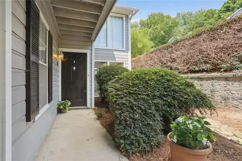 1203 Vicksburg Pl, Sandy Springs, GA 30350