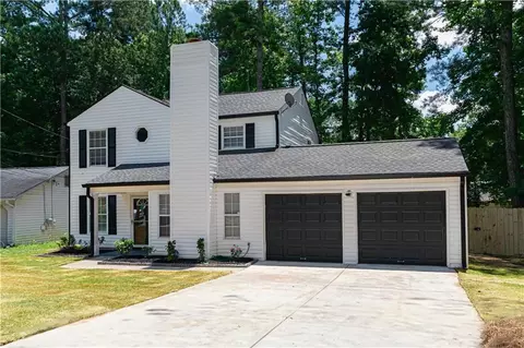 6186 Hyde Park Ln, Lithonia, GA 30058