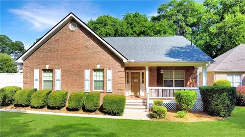 3387 N Whitney Ave, Hapeville, GA 30354