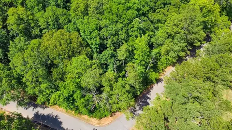301 Canterbury Dr, Lagrange, GA 30241 photo 2