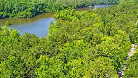 303 Canterbury Dr, Lagrange, GA 30241