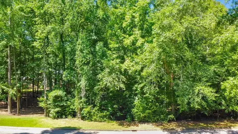 303 Canterbury Dr, Lagrange, GA 30241 photo 3