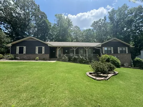 3636 Starwood Trl SW, Lilburn, GA 30047