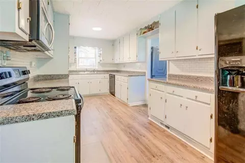 10661 Flat Shoals Rd, Covington, GA 30016 photo 9