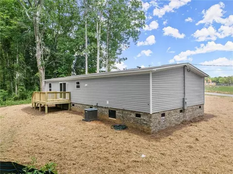 78 Honeysuckle Dr, Commerce, GA 30529 photo 5