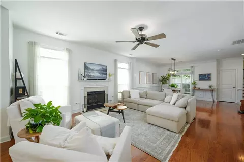 430 Pringle Dr, Suwanee, GA 30024 photo 7