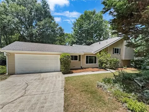 2153 Graystone Pkwy, Grayson, GA 30017