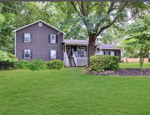1221 Saint Andrews Dr, Auburn, GA 30011