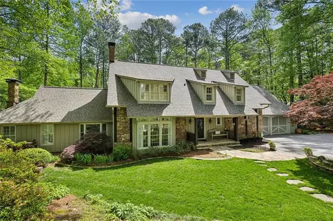 685 Tanglewood Trl, Atlanta, GA 30327