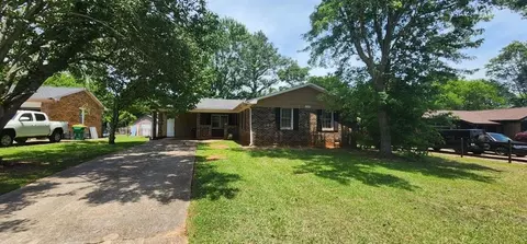 1102 Tamarack Trl, Forest Park, GA 30297