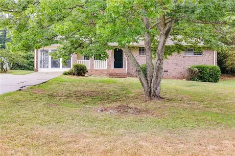 95 Amanda Ct, Stockbridge, GA 30281