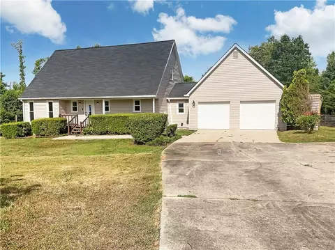 279 Victoria Ln, Newnan, GA 30263